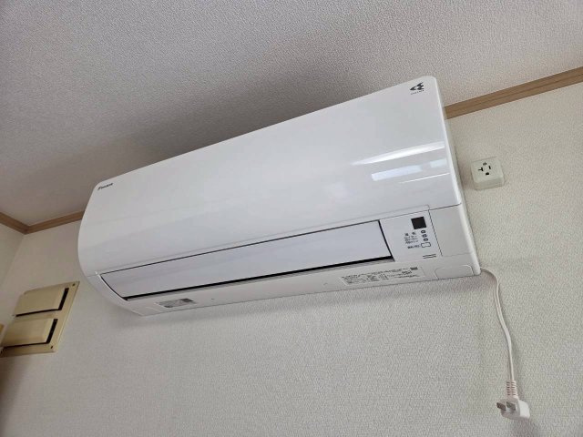 釧路町柏東7丁目　太陽光パネル設置済　中古住宅の設備|エアコン完備