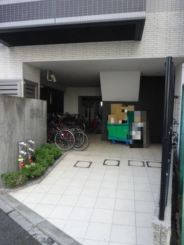 彰文居FRecoA向丘のエントランス