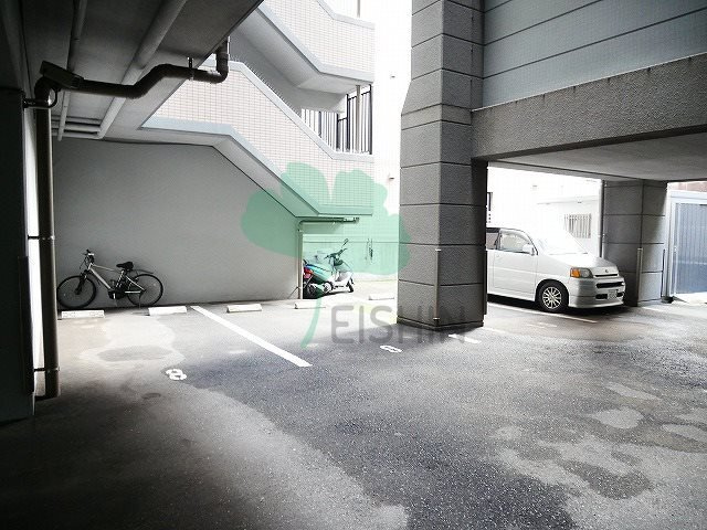プロスペリテ川上の駐車場