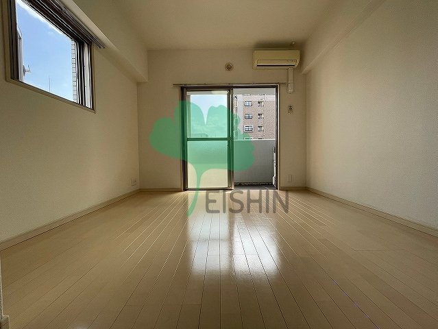 グランドシャルマン博多駅前の居間・リビング|アレンジ自由自在の広々空間です！