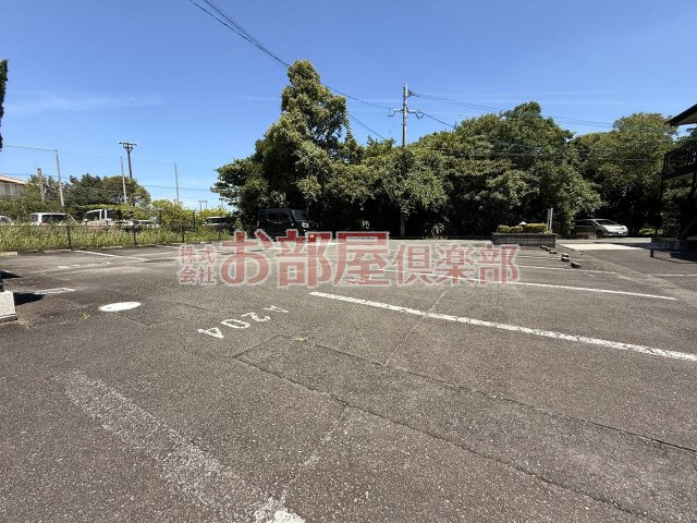 第3龍球園ハイツの駐車場|駐車場があります