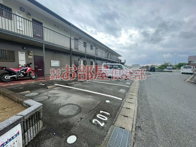 フォレスト中嶋の駐車場
