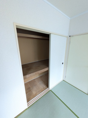 奥行きのある和室収納