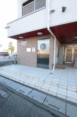 スタイリッシュなエントランス！
