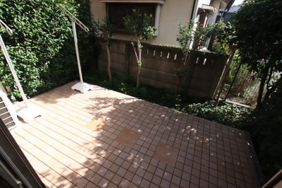 植栽によってプライバシー性も高い専用庭です♪
