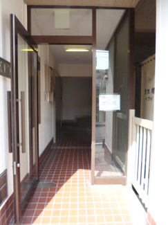 建物入口