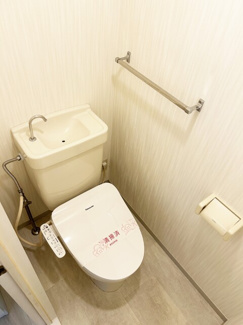 洗浄機能付便座のトイレ