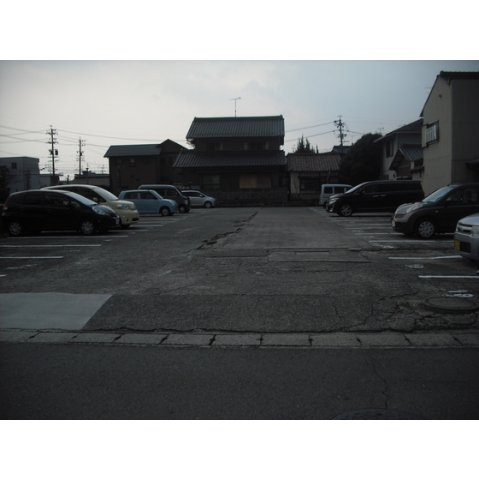 岐阜市薬師町の駐車場の外観