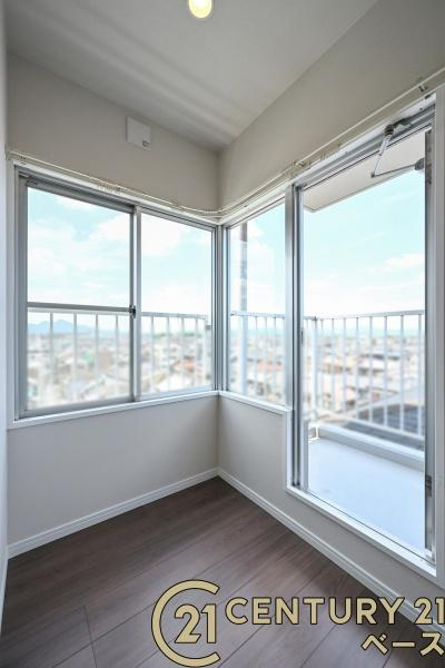 サニーコーポ八木西の洋室|■現地撮影写真■二面採光につき陽当たり・通風良好！
