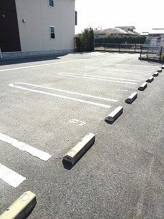 プリムローズの駐車場