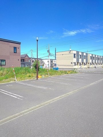 ラルゴプラジャ壱番館の駐車場