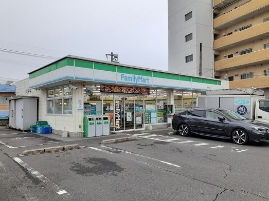 グランデ・Ｋｕｂｏの周辺|ファミリーマート紫原中央店まで750m