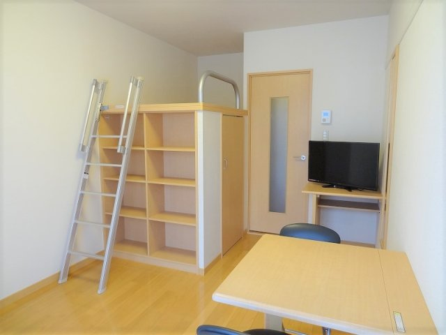 レオパレスパピルス　サンヤピの寝室