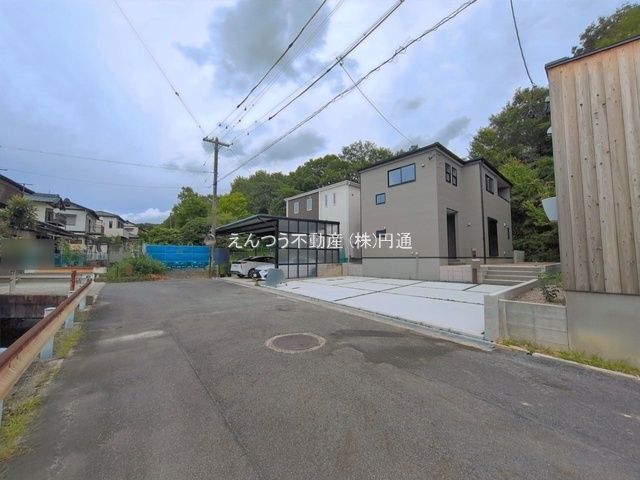 リーブルガーデン五位塚町の前面道路含む現地写真