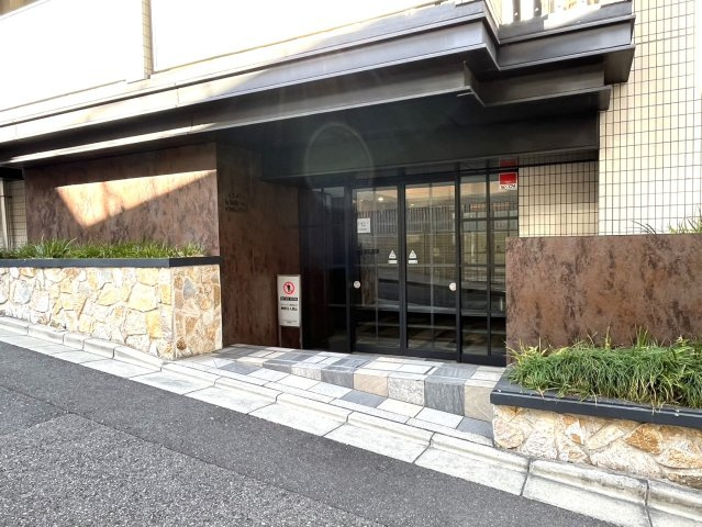 クリオラベルヴィ市ヶ谷のエントランス