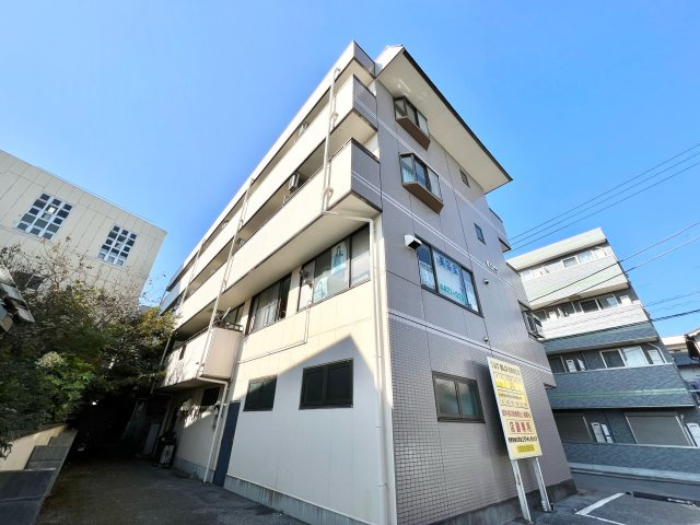 T&Tビルの外観