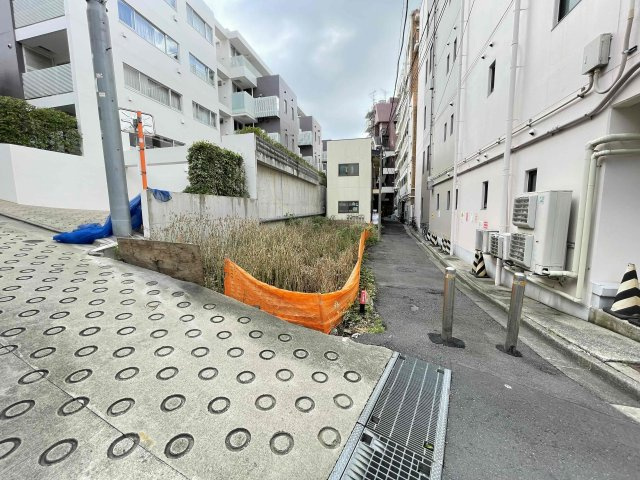 鶯谷町売地の前面道路含む現地写真