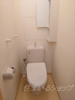 カーサフェリーチェ　壱番館のトイレ|シャワートイレ・収納あり