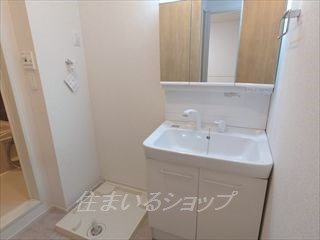 ドエル　Ｆ・Ｔ・Ｋ　Ⅵ番館の洗面所|三面鏡付きシャンプードレッサー
