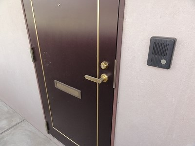 セレーノ天神館の玄関