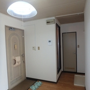プランドール高屋の玄関