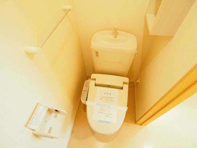 【トイレ】 | Ｐａｓｔｏｒａｌｅ　今古賀Ⅲ | 落ち着いた色調のトイレです