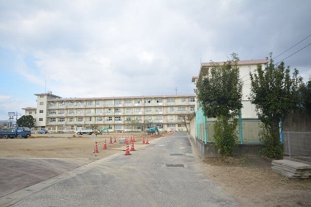 【周辺】 | リアルエステートＸⅡ | 北九州市立　曽根小学校まで850m