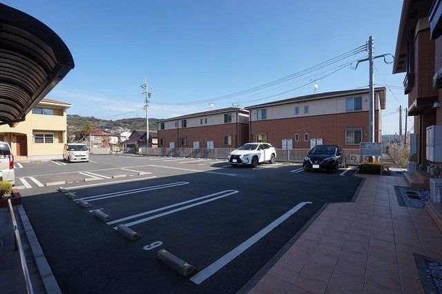 【駐車場】 | ハーバー　Ｓ | 駐車場に車を止められます