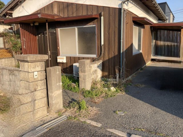 西岐波　黒崎（古家付き土地）の外観