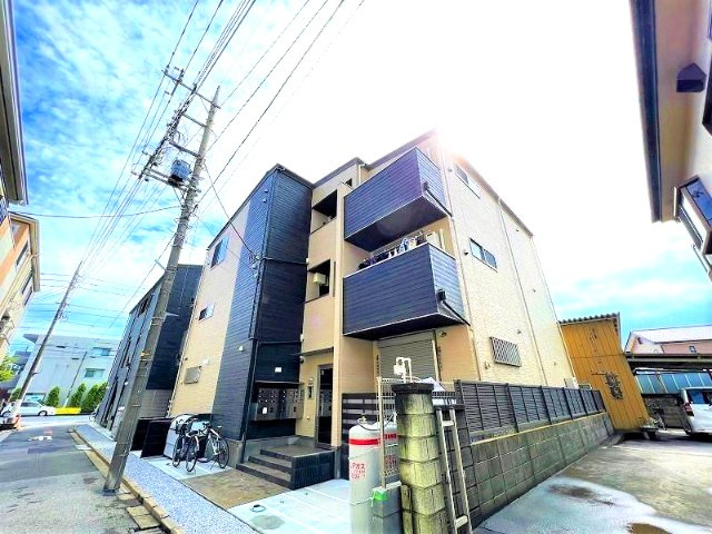 川口市朝日１丁目のアパートの外観