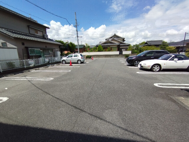 エスパース彩華Ａの駐車場
