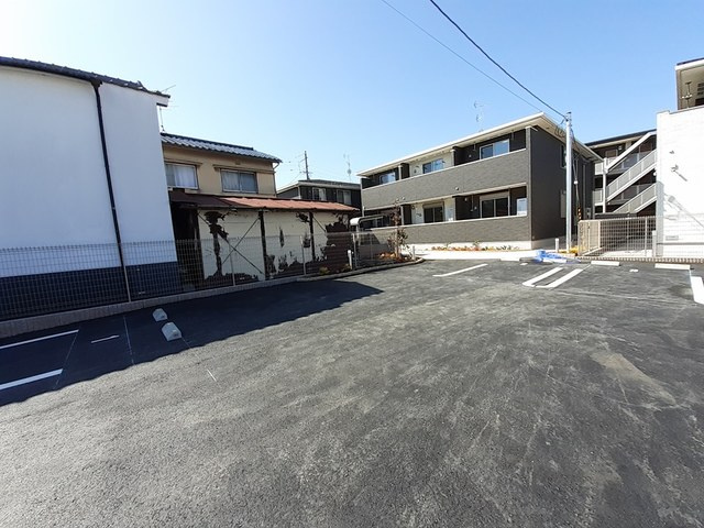 ラフォレスタコモドの駐車場