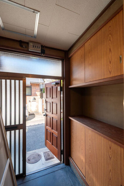 鹿ケ谷西寺ノ前町C号地の玄関