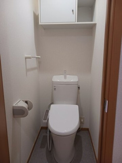 【トイレ】 | アーデン西浜　Ⅰ | 落ち着いた色調のトイレです