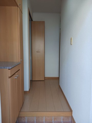 【玄関】 | アーデン西浜　Ⅰ | ゆったりとした玄関です