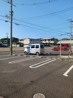 【駐車場】 | アーデン西浜　Ⅰ | 駐車場があるので、車を買う予定の方も安心です