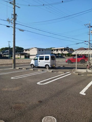 【駐車場】 | アーデン西浜　Ⅰ | 駐車場があるので、車を買う予定の方も安心です