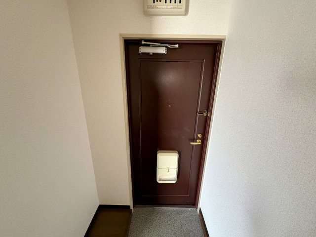 エクセレント中村の玄関