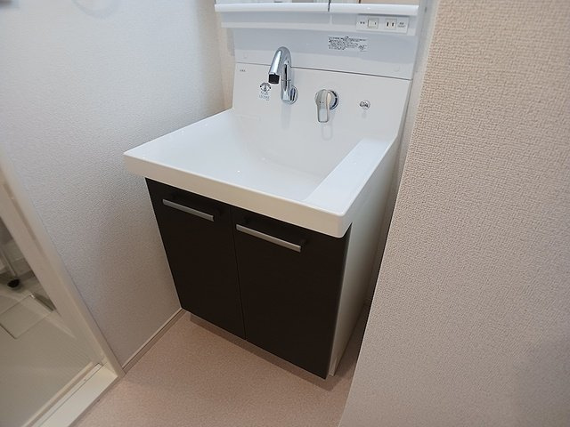 グランデ蒲生茜町の独立洗面台