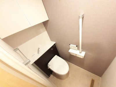 【トイレ】 | オンネアまかび（Ｄ） | ゆったりとした空間のトイレです