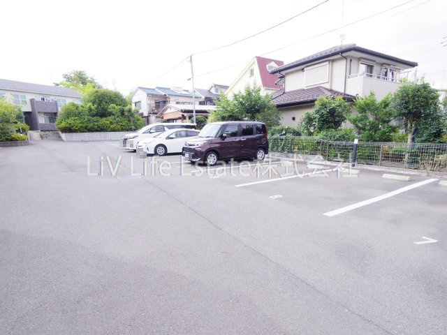 Morgenrote南沢Aの駐車場