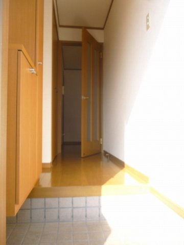 アーバンクレスト伏見Ａの玄関|玄関です