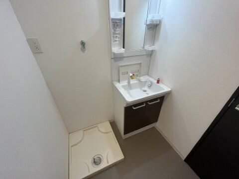 ジーメゾン見沼大和田カトレアの独立洗面台
