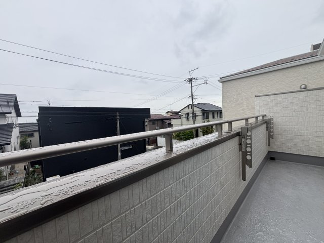 緑区黒沢台1丁目｜名古屋市の戸建ならホームアップのバルコニー|南向きの広いバルコニーなら、家族みんなの洗濯物も一気に乾いて家事時短に