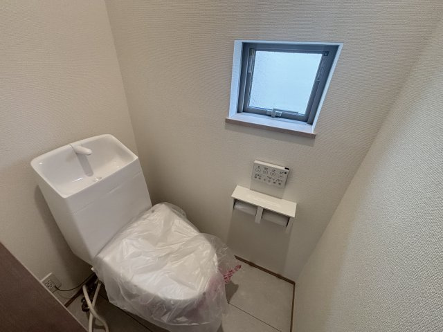 緑区黒沢台1丁目｜名古屋市の戸建ならホームアップのトイレ|2か所にトイレを完備。混み合う朝や来客時も安心の設計！