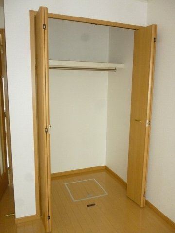 カレントの収納|こまごまとしたものを収納できそうですね