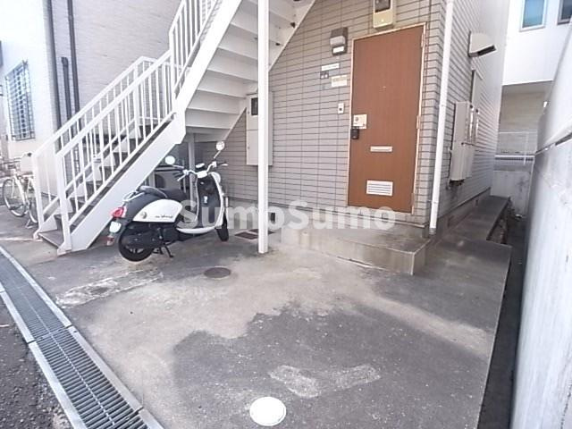 リバーサイド山手A棟の外観