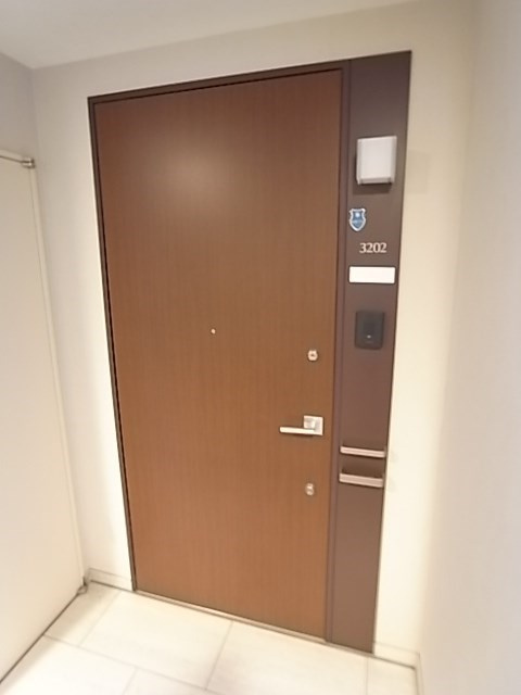 D'グラフォート神戸三宮タワーの玄関