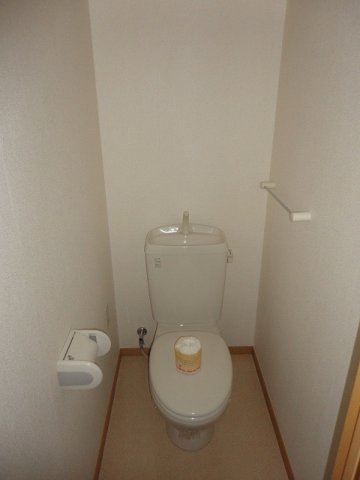 グランドールかさでらのトイレ|落ち着いた色調のトイレです
