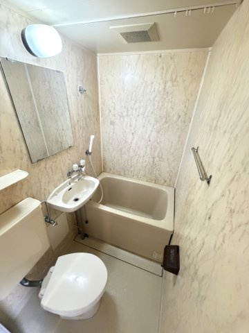 ライオンズマンション神戸西元町の浴室